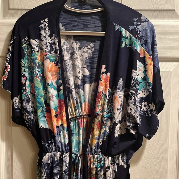 Fashion nova pink and black floral one size Kimono nwot - Picture 2 of 6